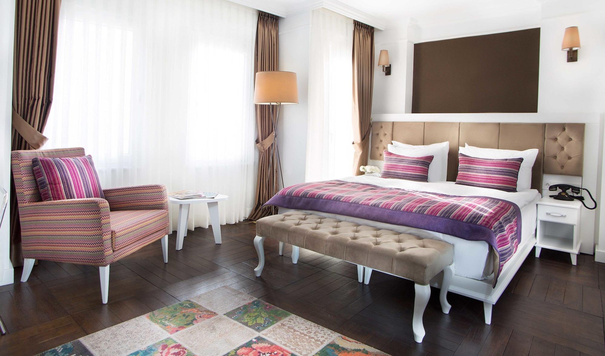 Astan Taksim מלון 3*